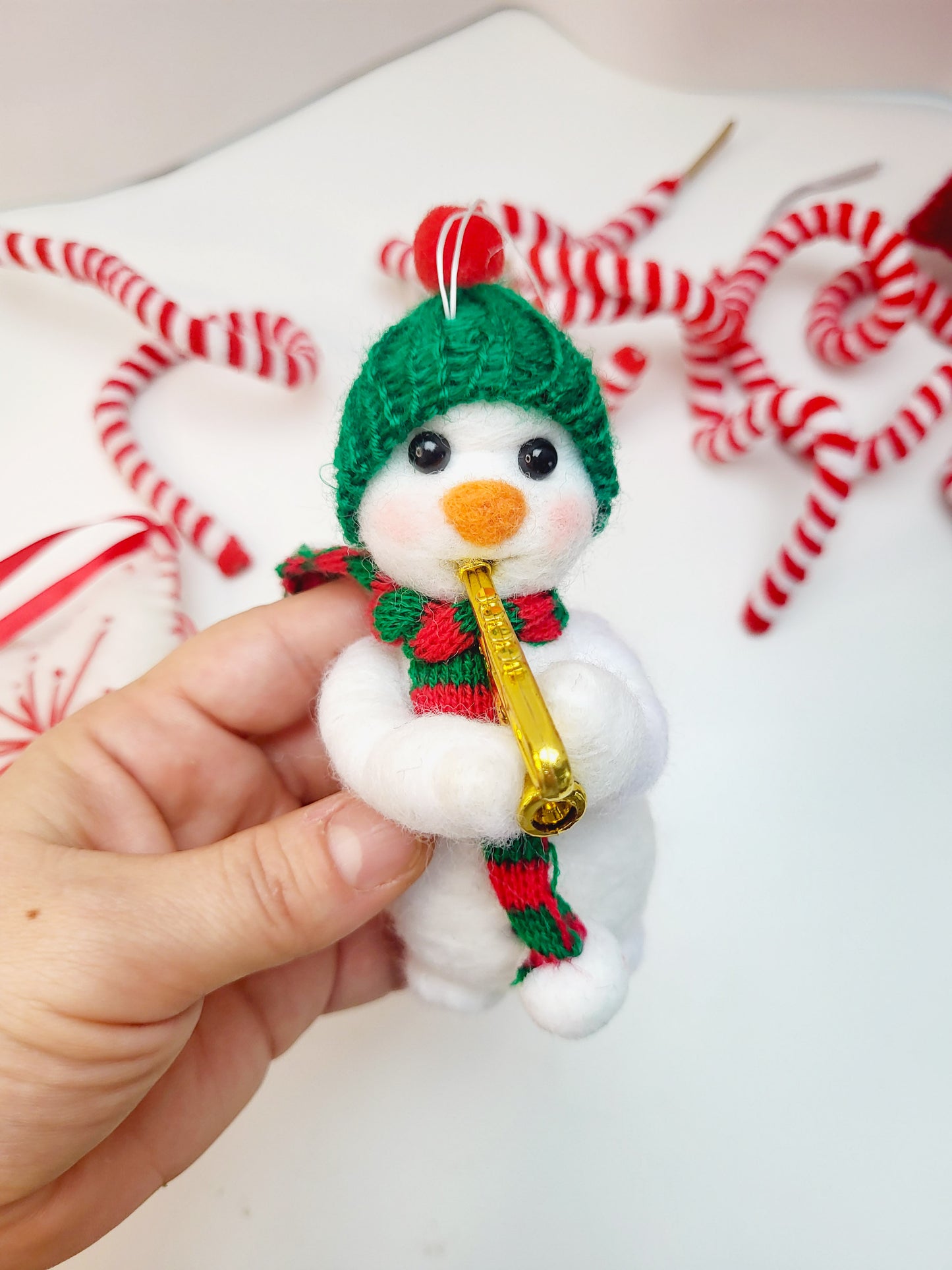 Om de zăpadă cu trompetă