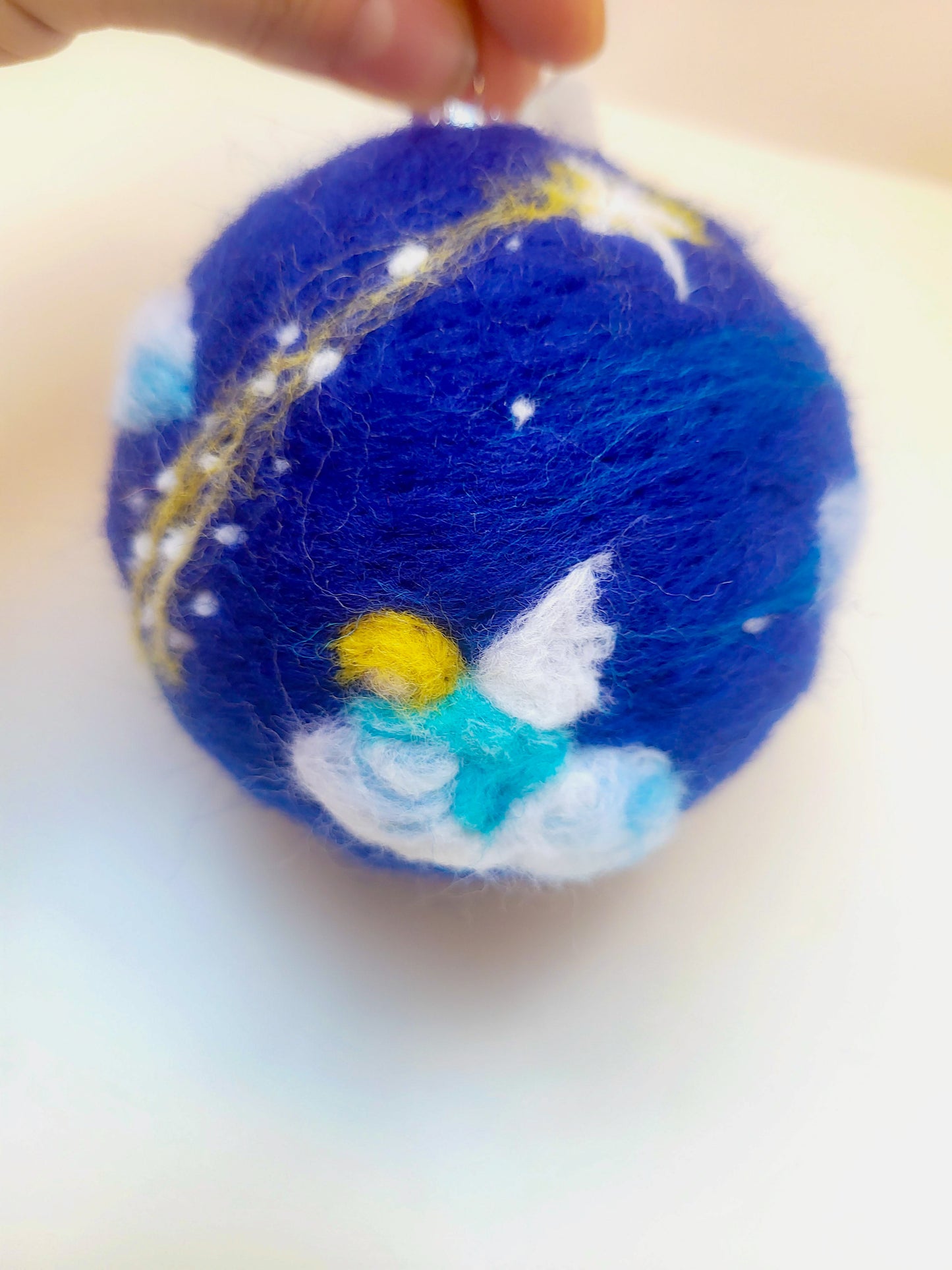 Glob "Îngerași pe norișori"