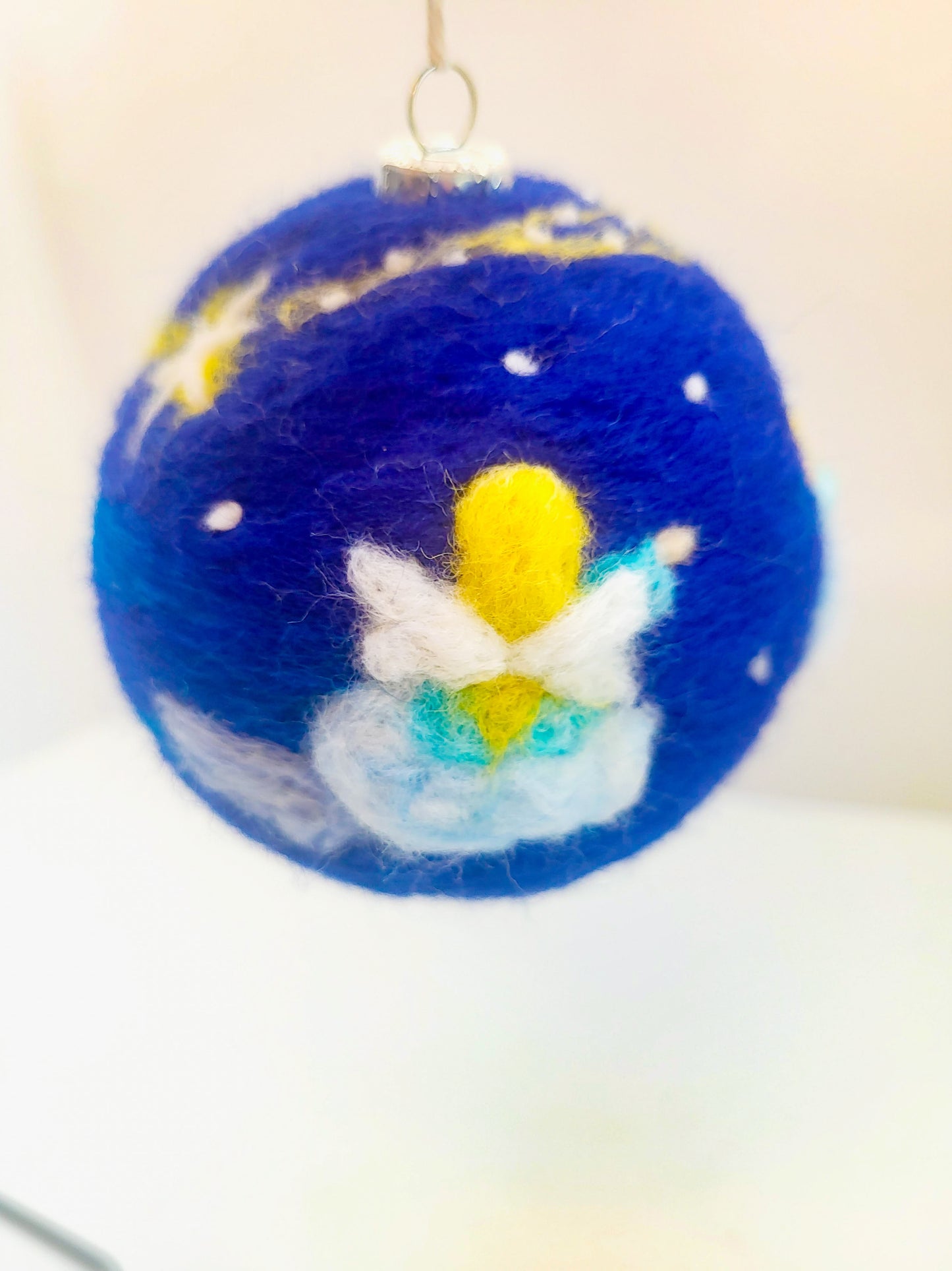 Glob "Îngerași pe norișori"