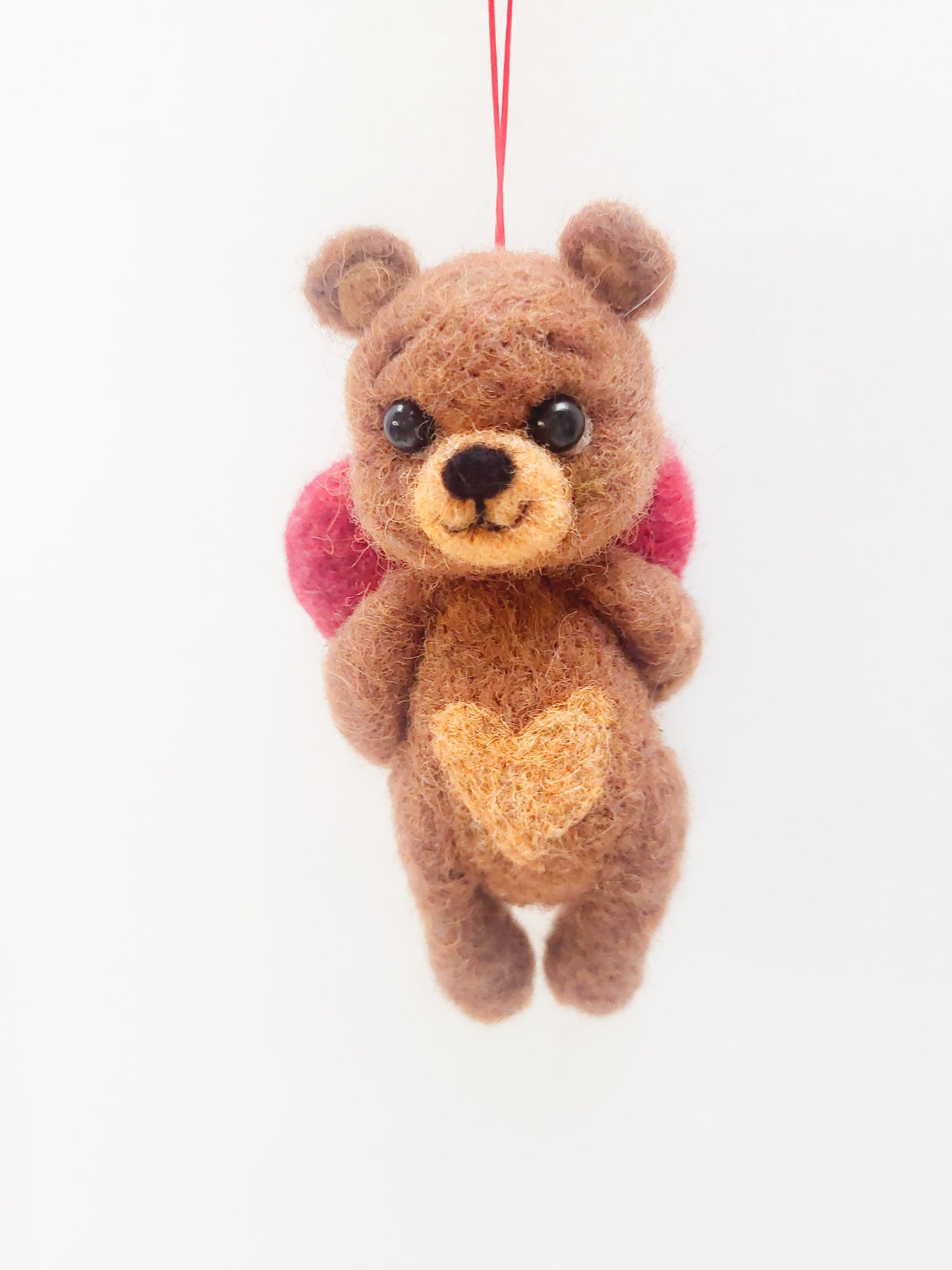 Ursuleț cu inimioară la spate