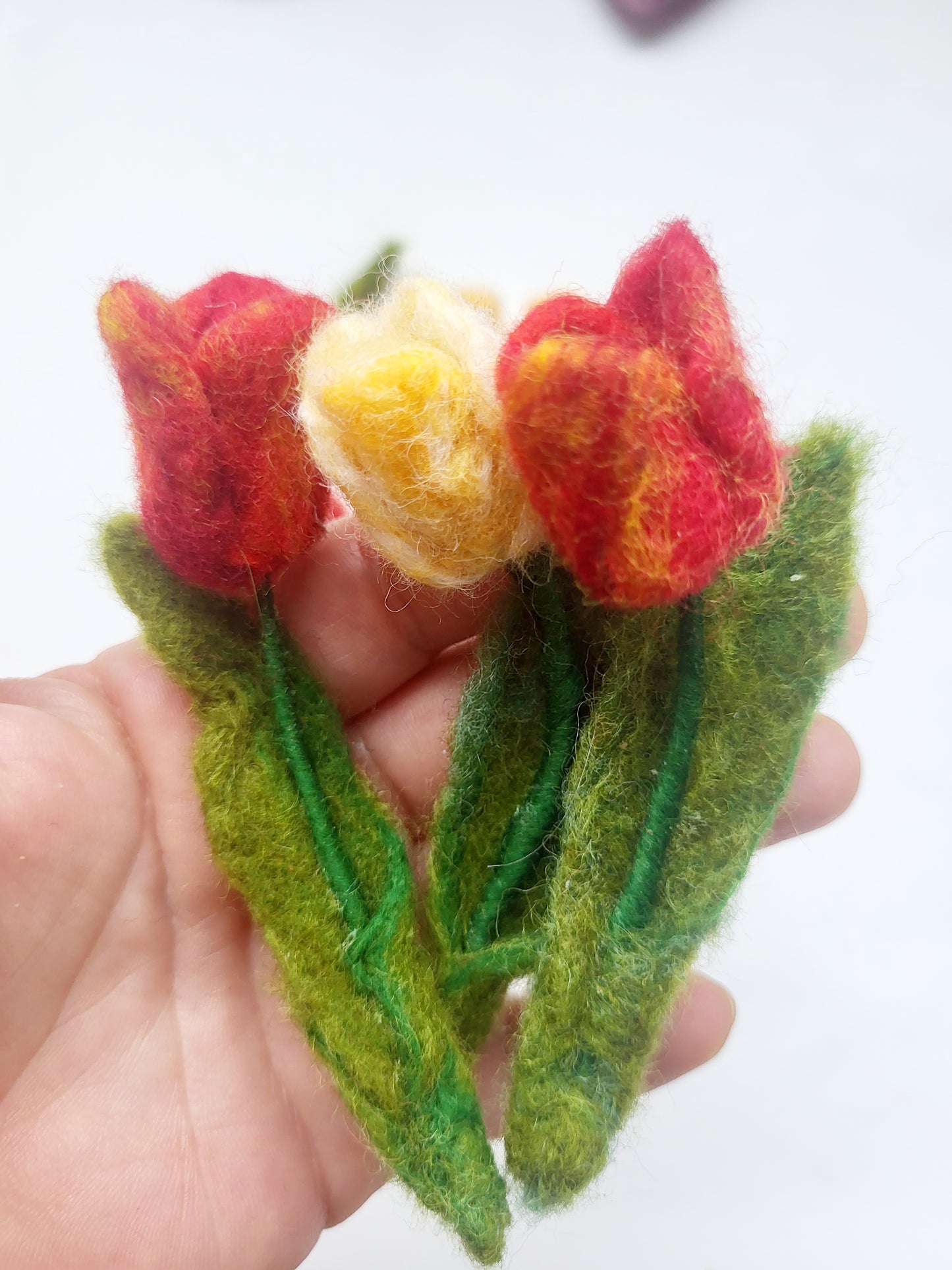 Broșă lalea mare (1 buc)