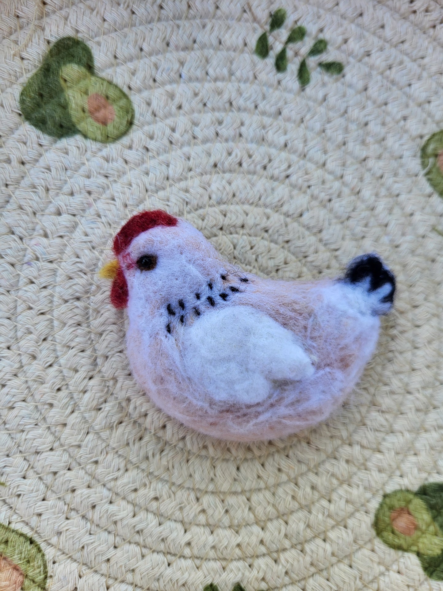 Broșă găinușă