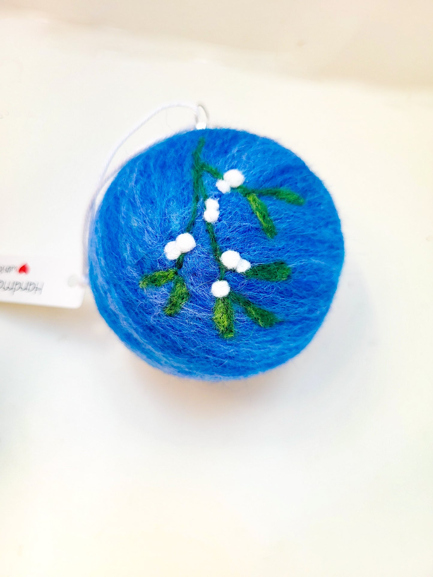 Glob "Under the mistletoe"