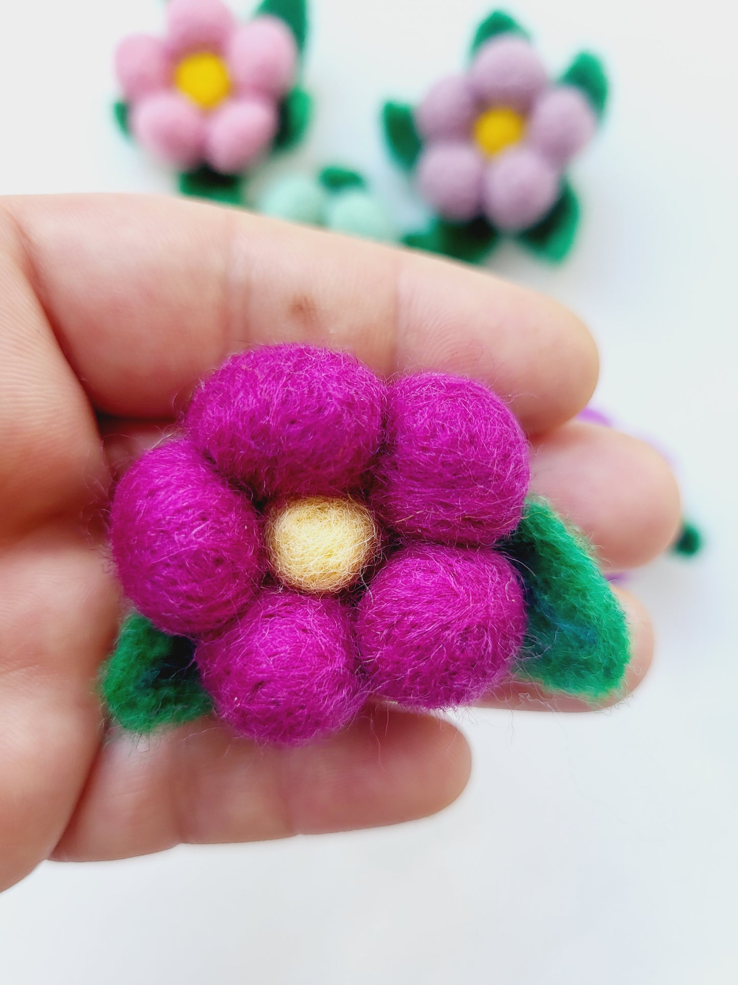 Broșa floricică (1 buc)