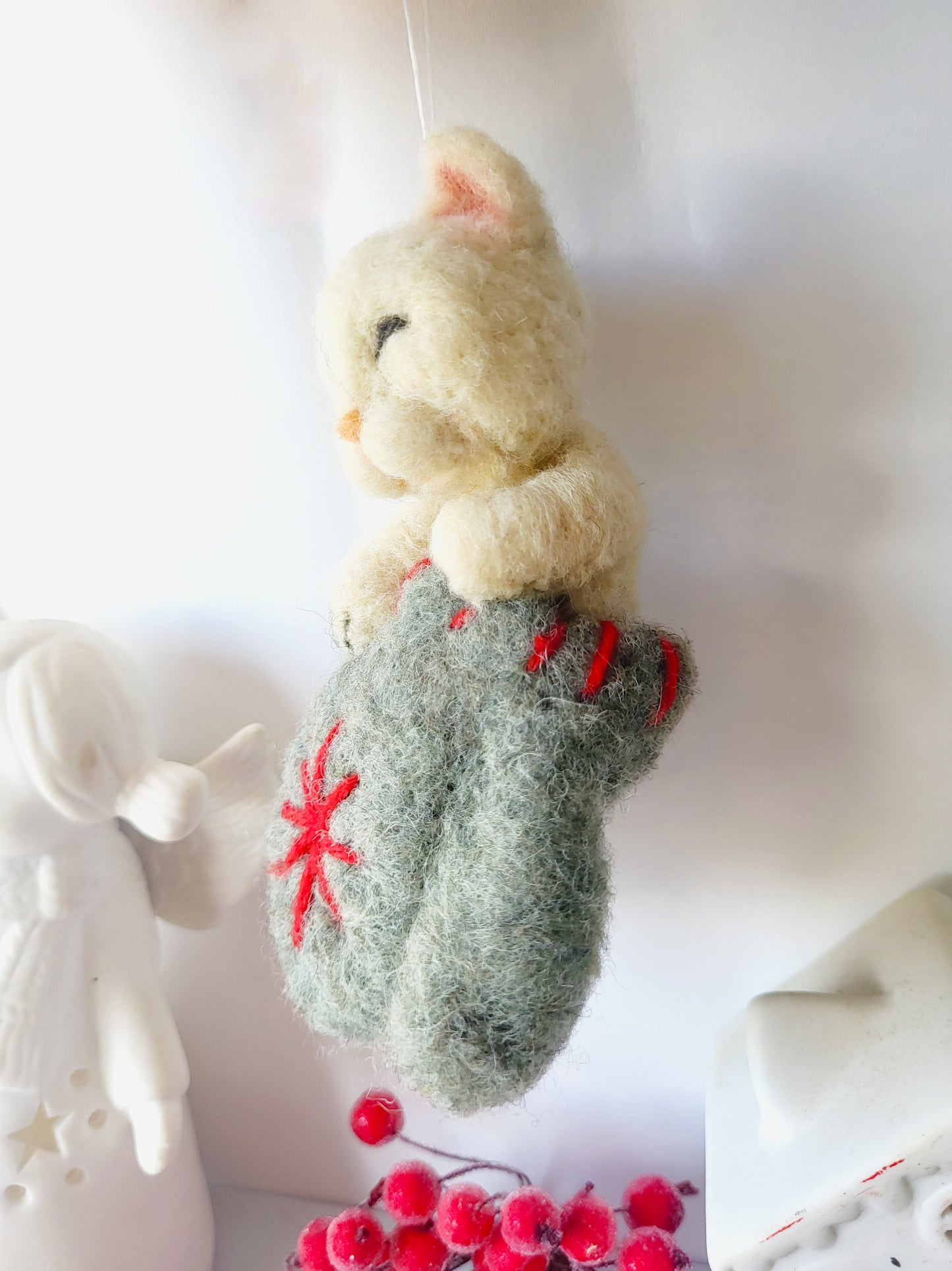 Ornament "Pisicuță în mănușă"