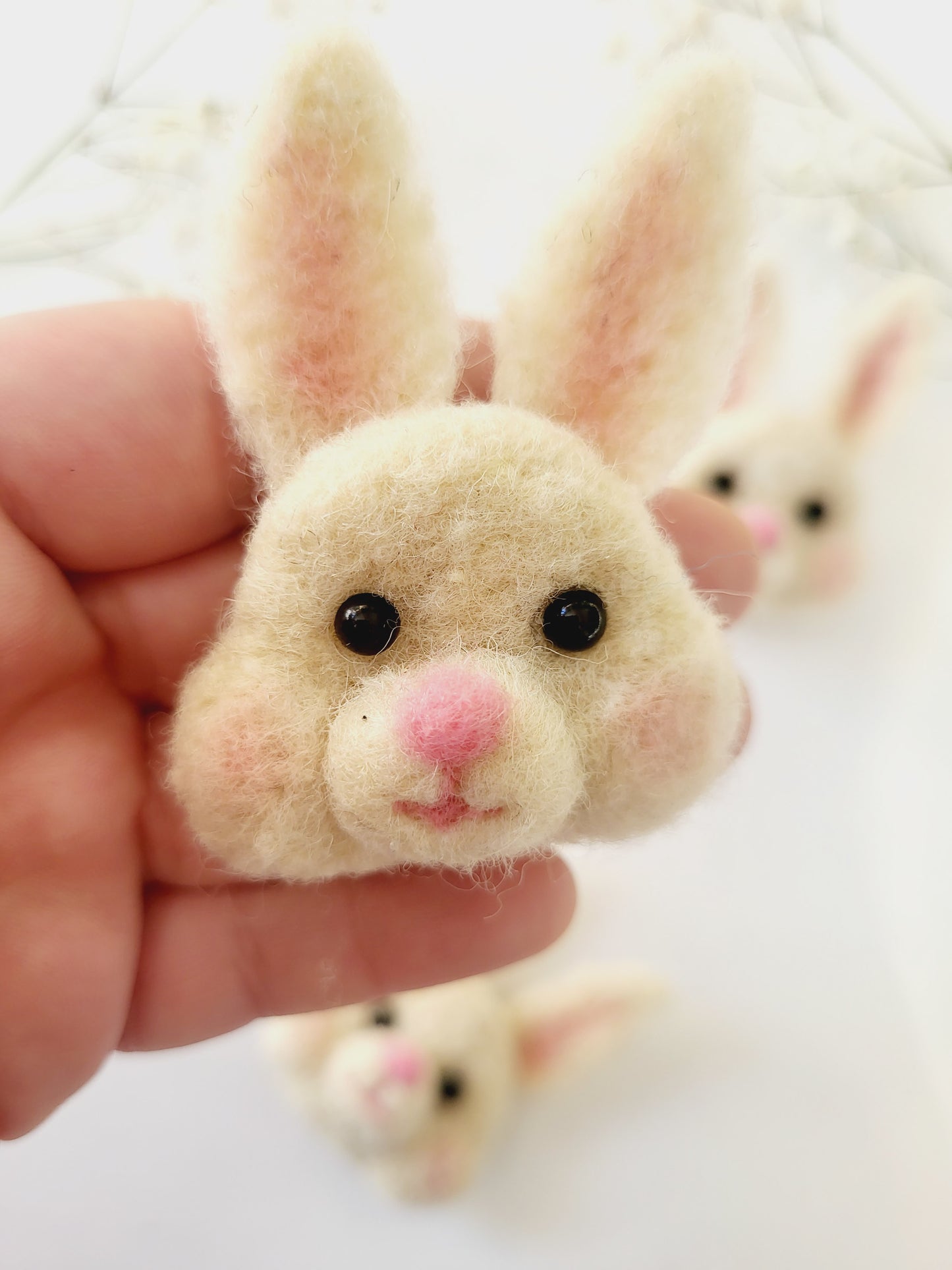 Broșă cap de iepuraș