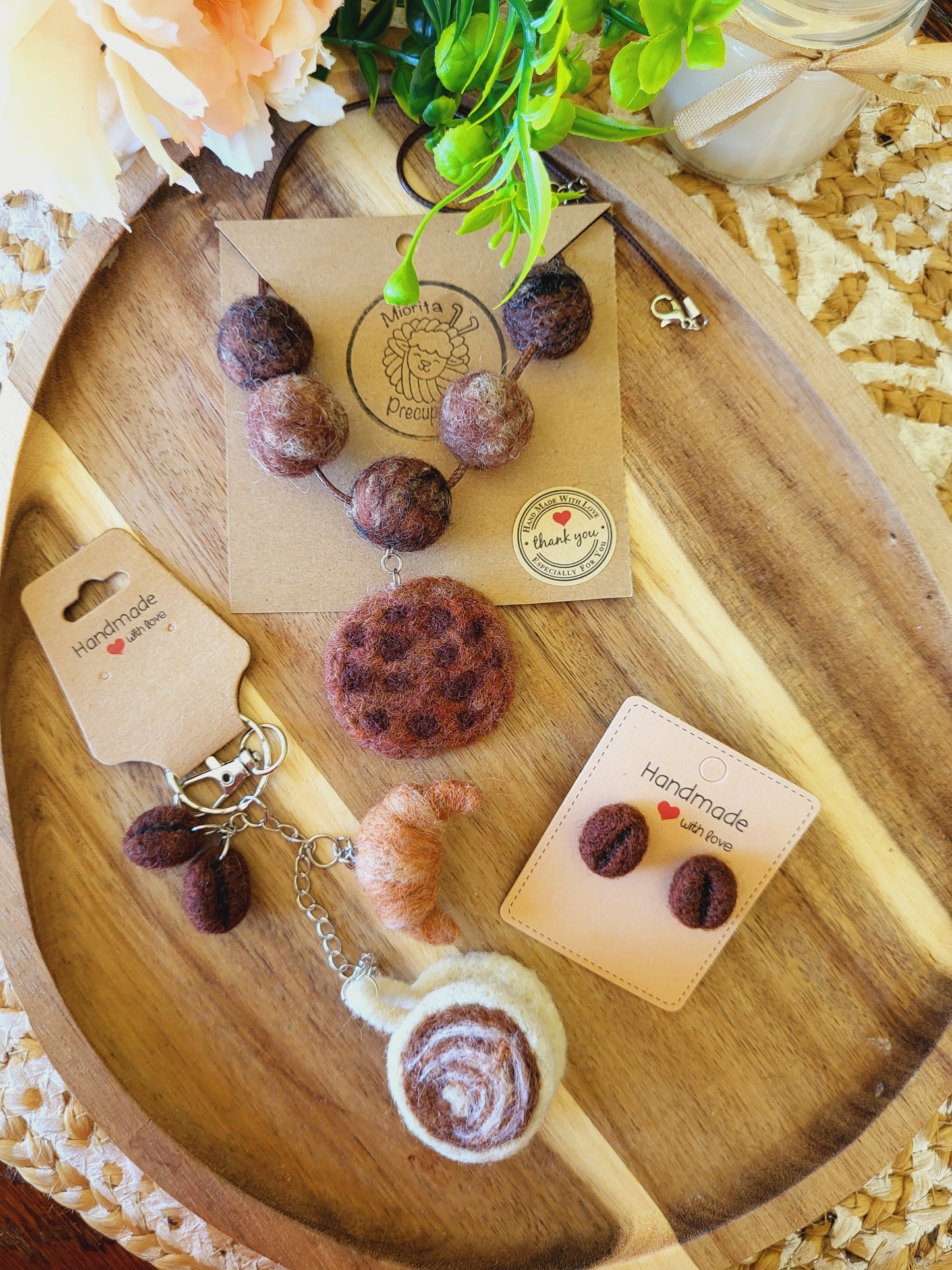 Set cadou cappuccino (lănțișor, cercei, breloc)