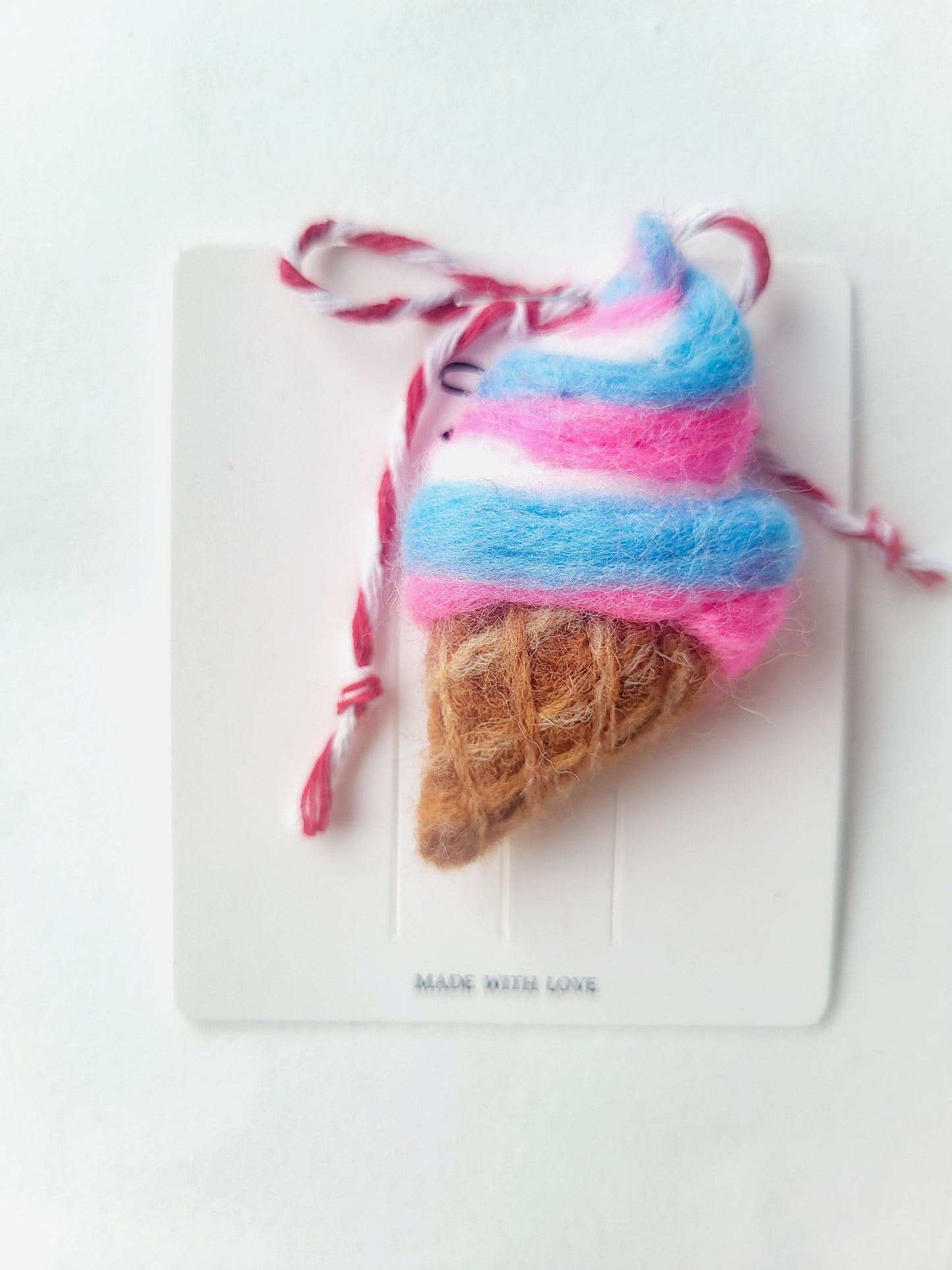 Broșă înghețată