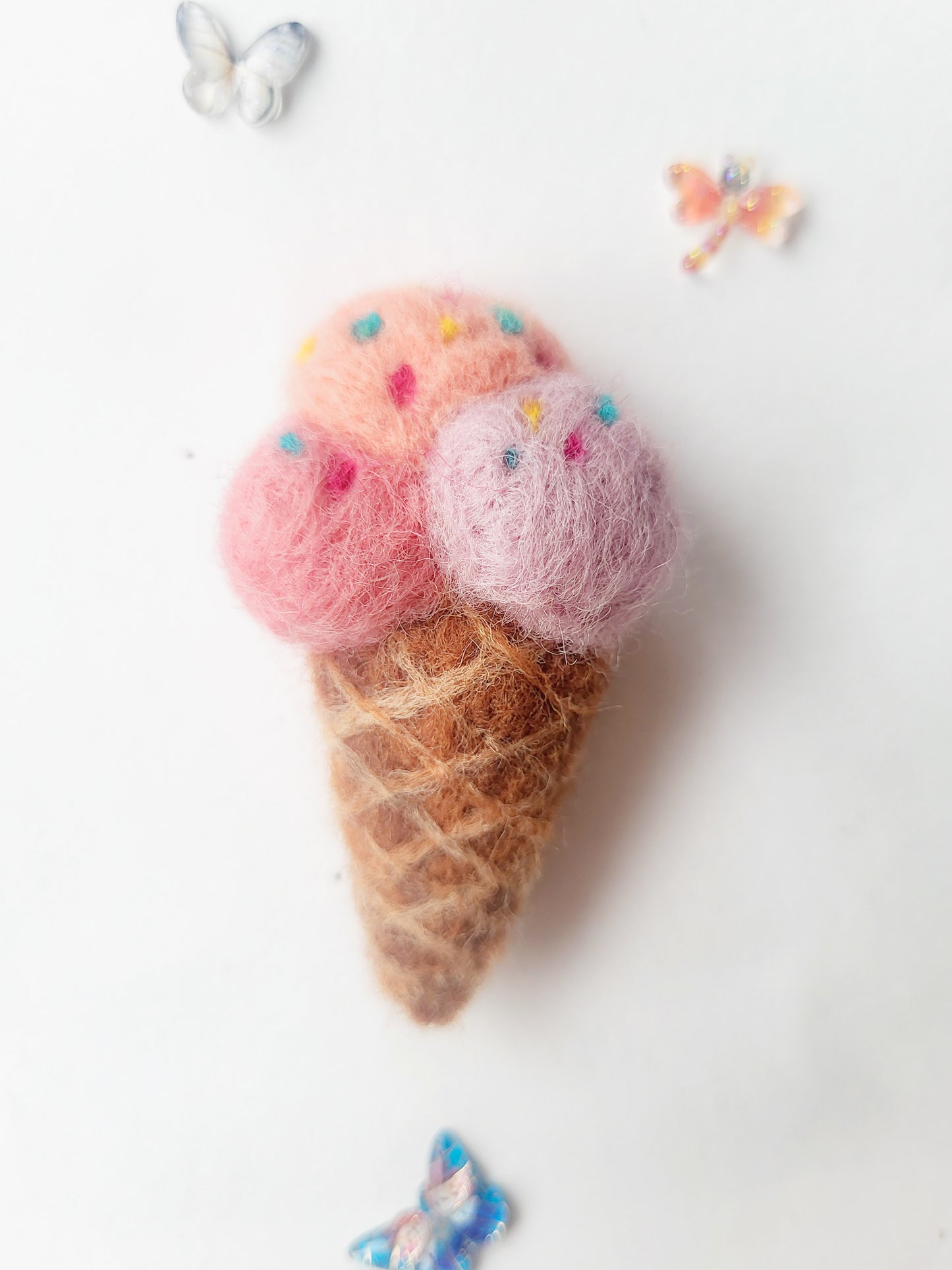 Broșă înghețată