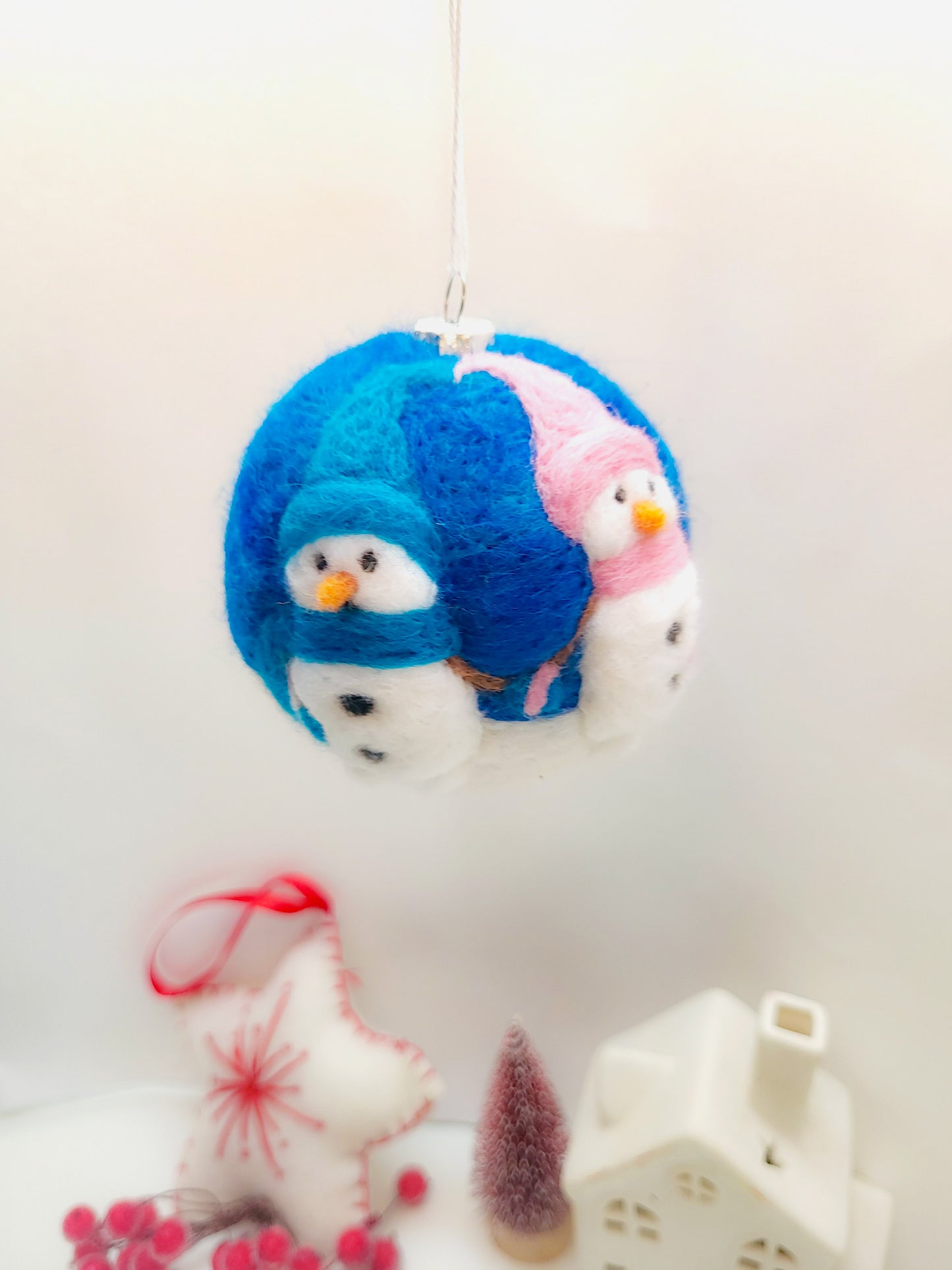 Glob "Ia-mă de mână"