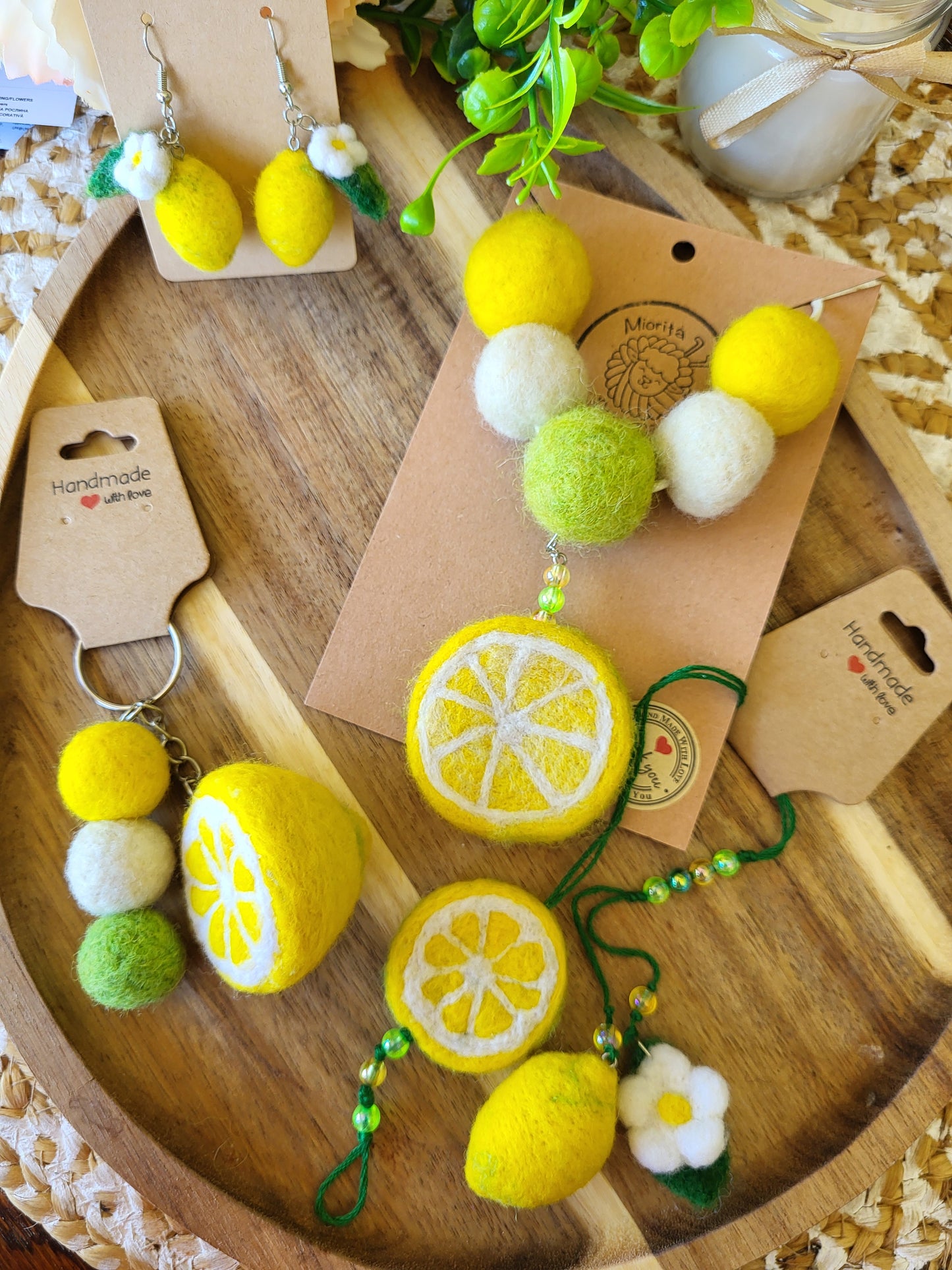 Set cadou lămâi (lănțișor, cercei, breloc, semn de carte)