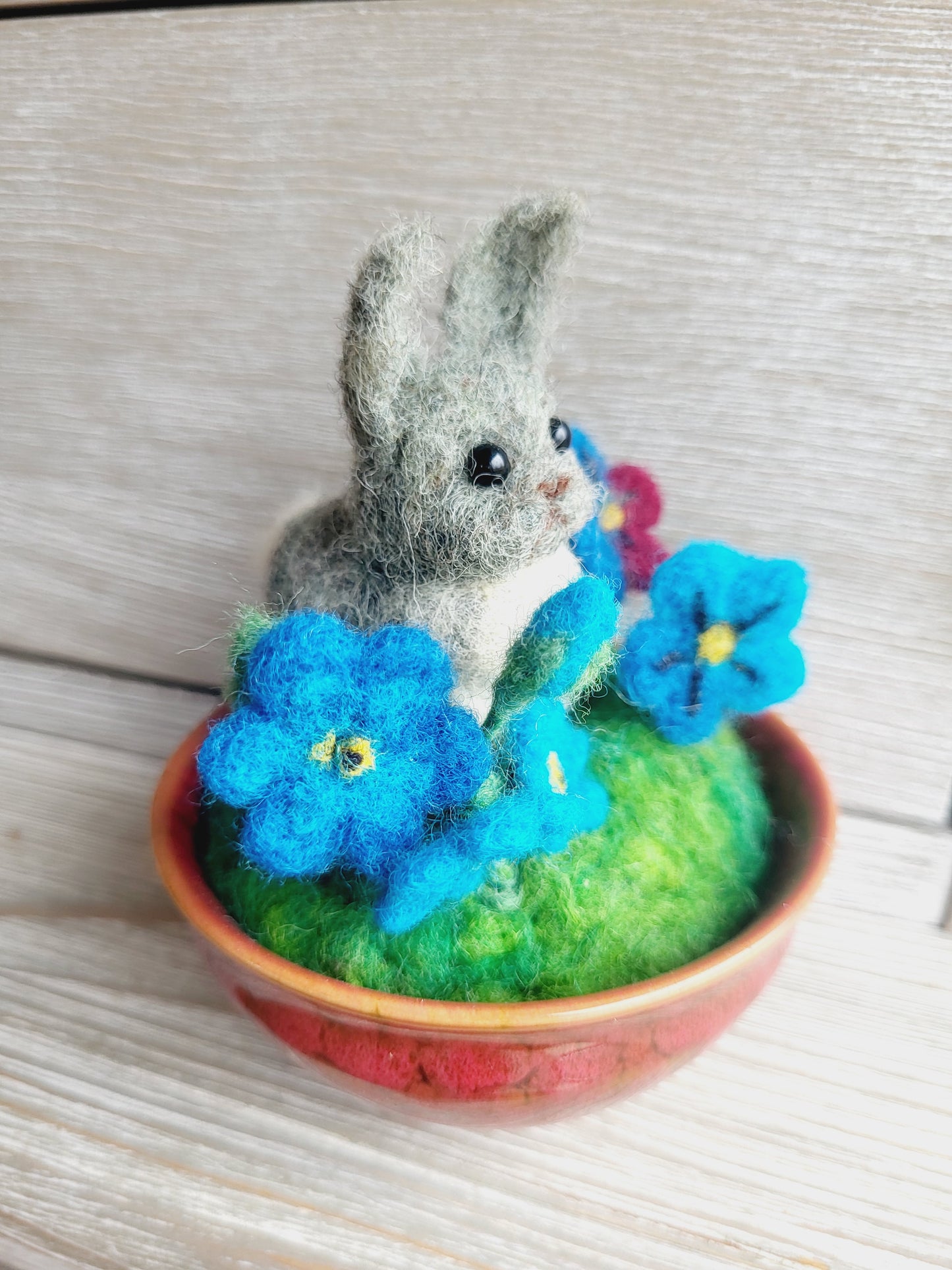 Decoratiune "Iepuras cu floricele"