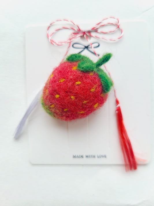 Broșă căpșunică