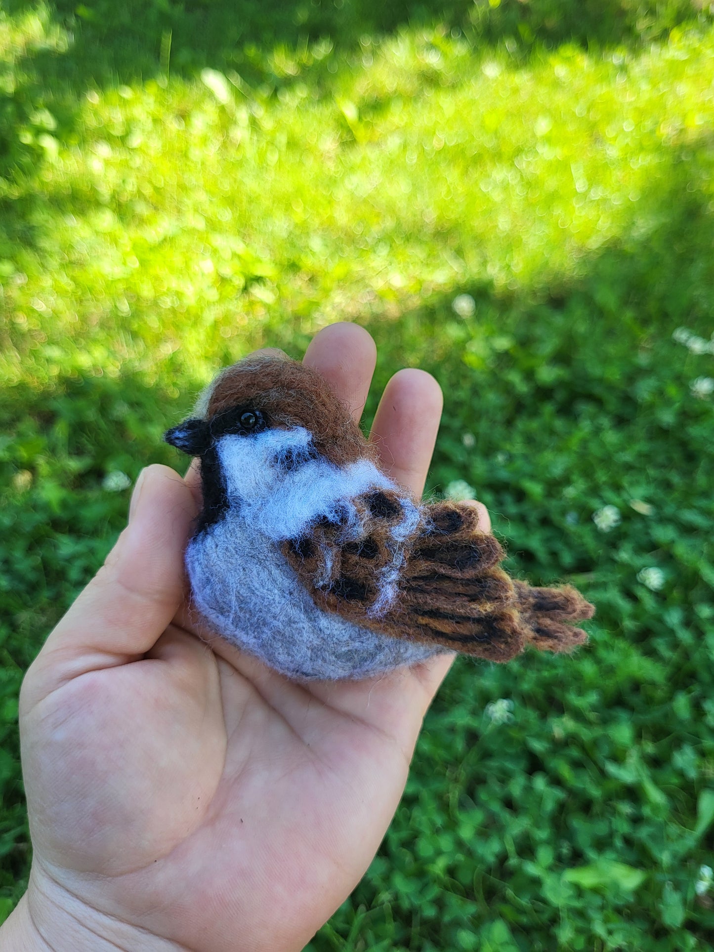 Broșă vrăbiuță
