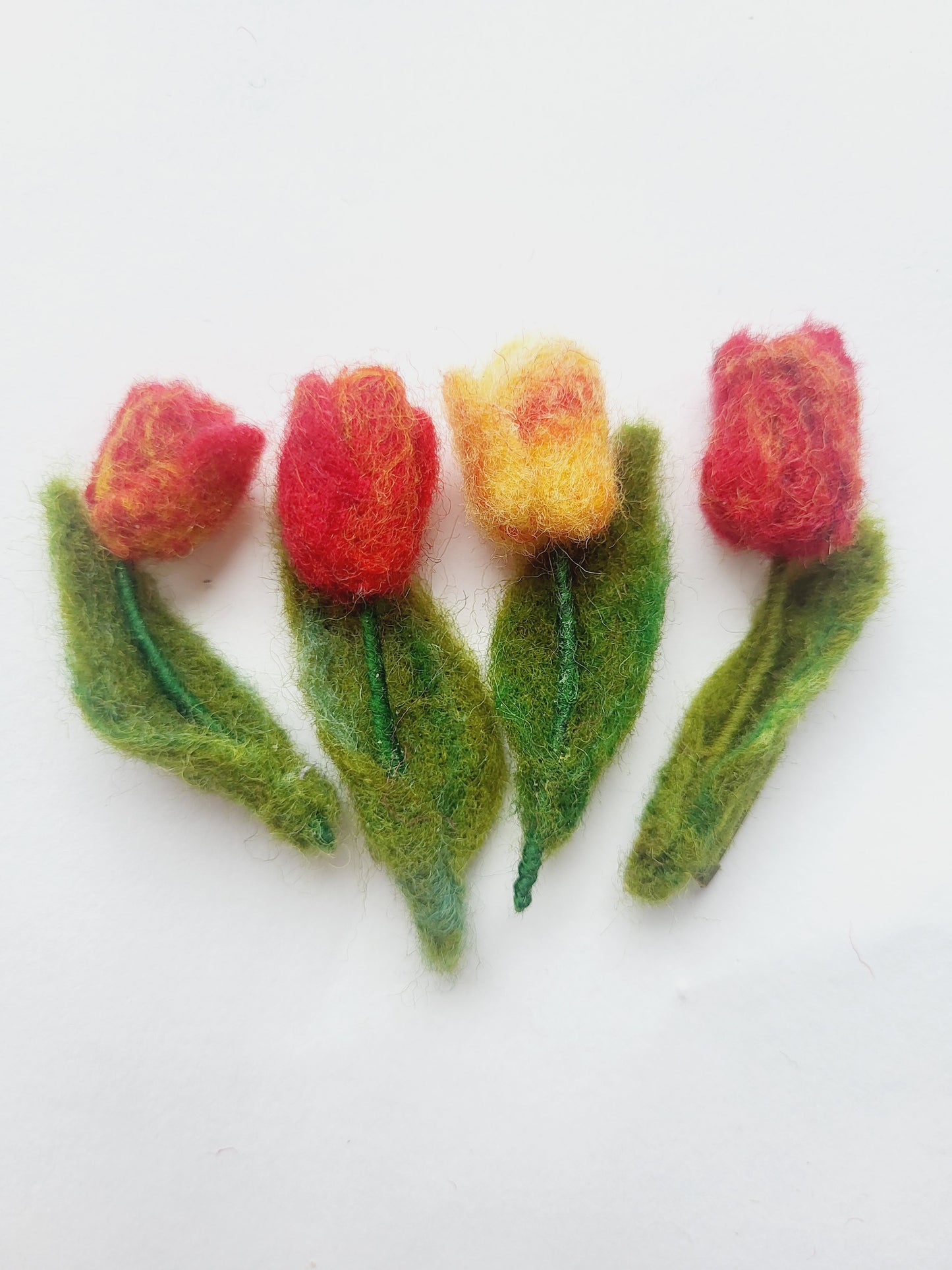 Broșa lalea mică (1 buc)