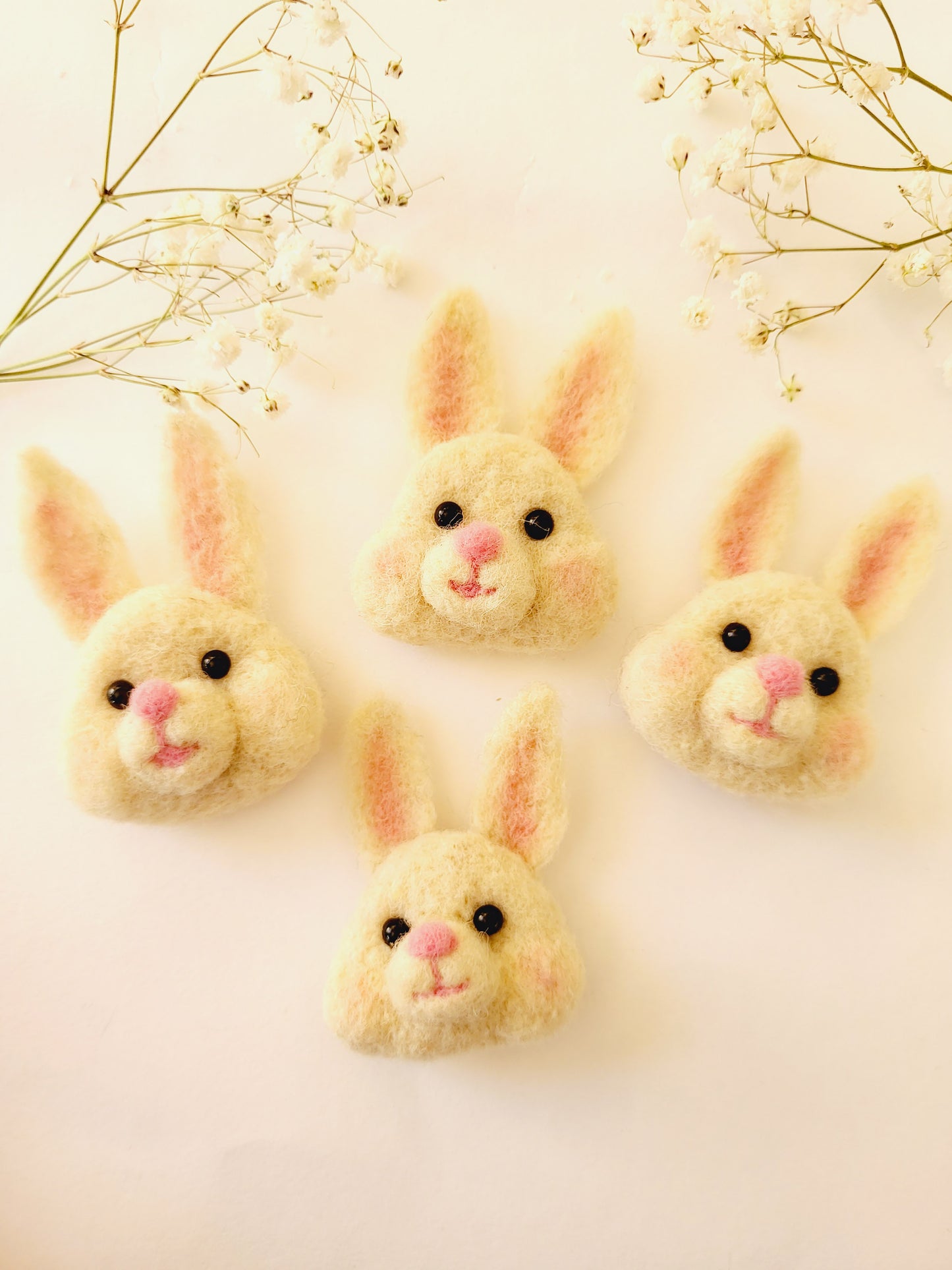 Broșă cap de iepuraș